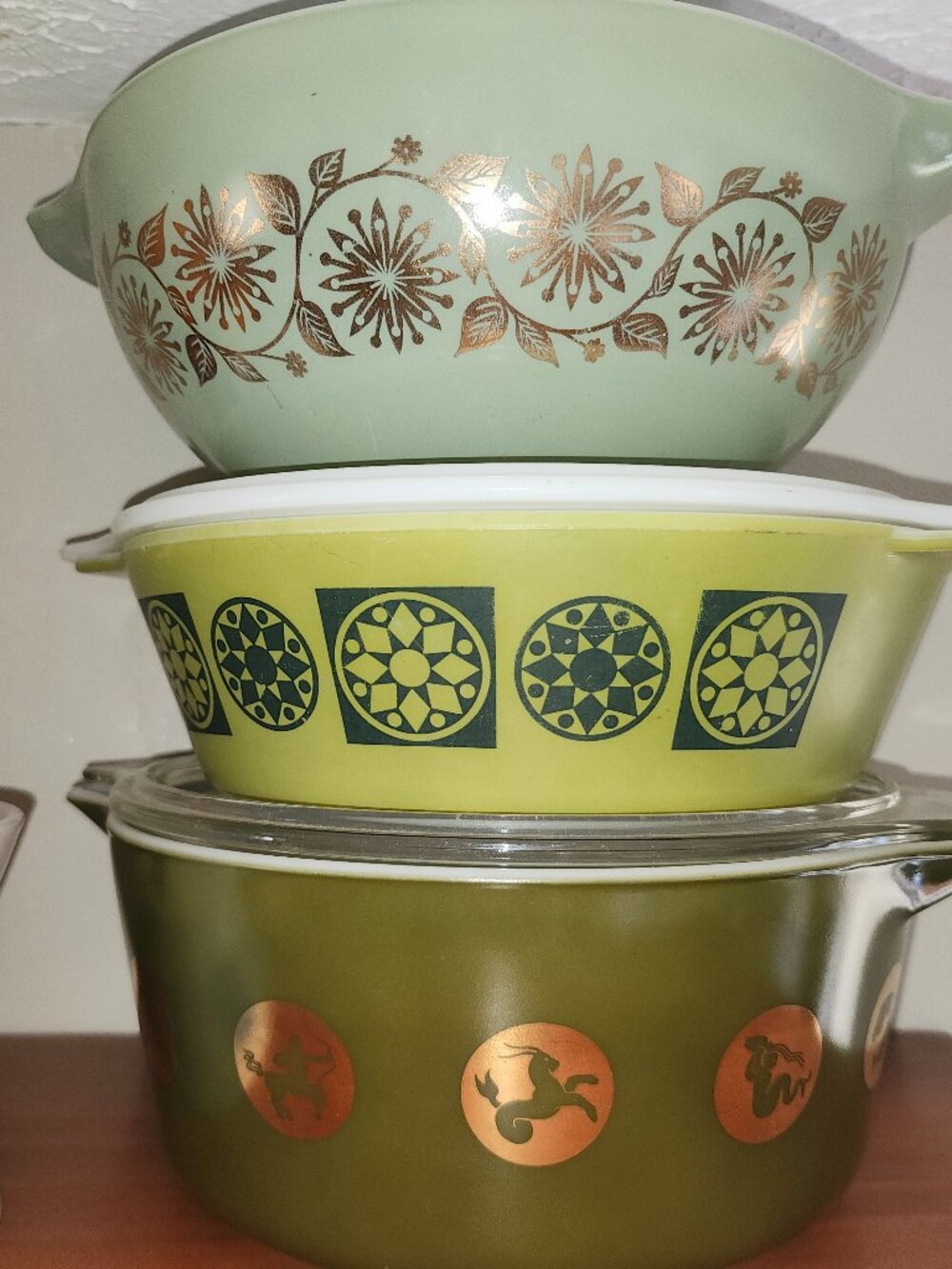 Pyrex green zodiac, Dutch, mixing bowl.